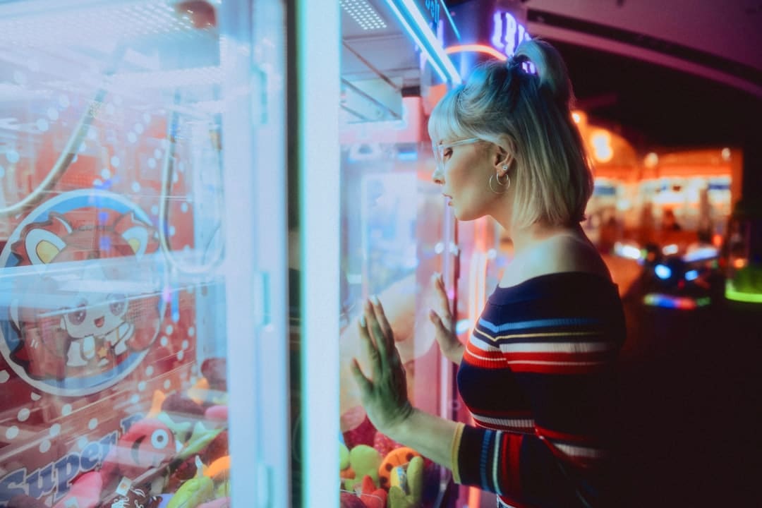 鹿晗拒绝staff帮忙系鞋带 真偶像的风采